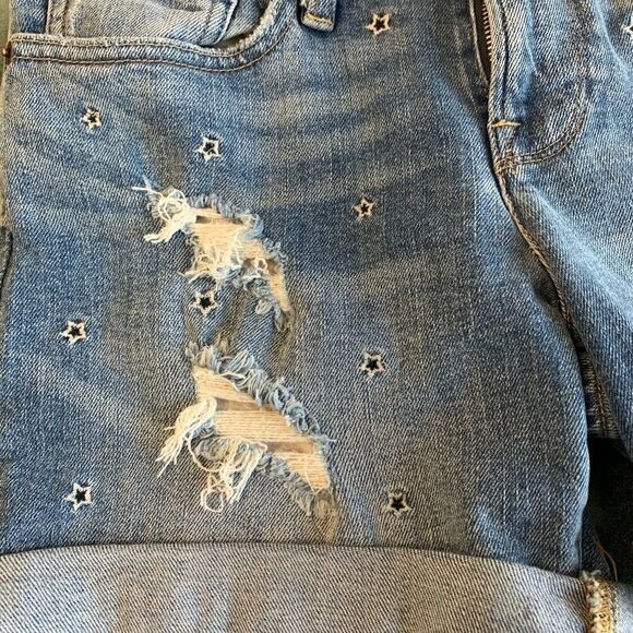 Lucky brand jeans shorts hand crafted w/patches. - Picture 8 of 8